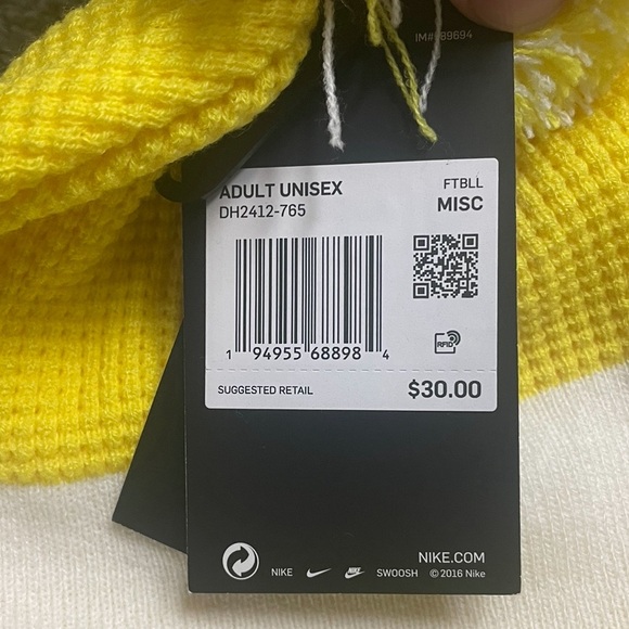 Nike Beanie - Picture 3 of 4